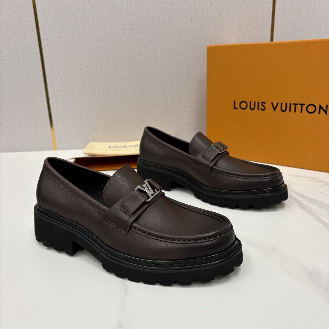 💋💍L家新品  LOUI* 路易*威登   厚底乐福鞋 经典与潮流的双重演绎      以顶级工艺重塑男