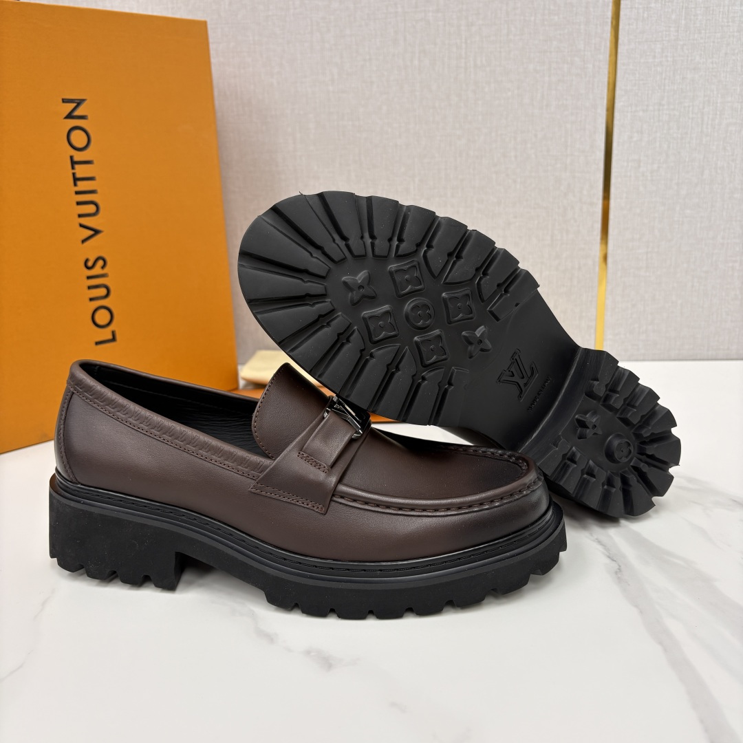 💋💍L家新品  LOUI* 路易*威登   厚底乐福鞋 经典与潮流的双重演绎      以顶级工艺重塑男