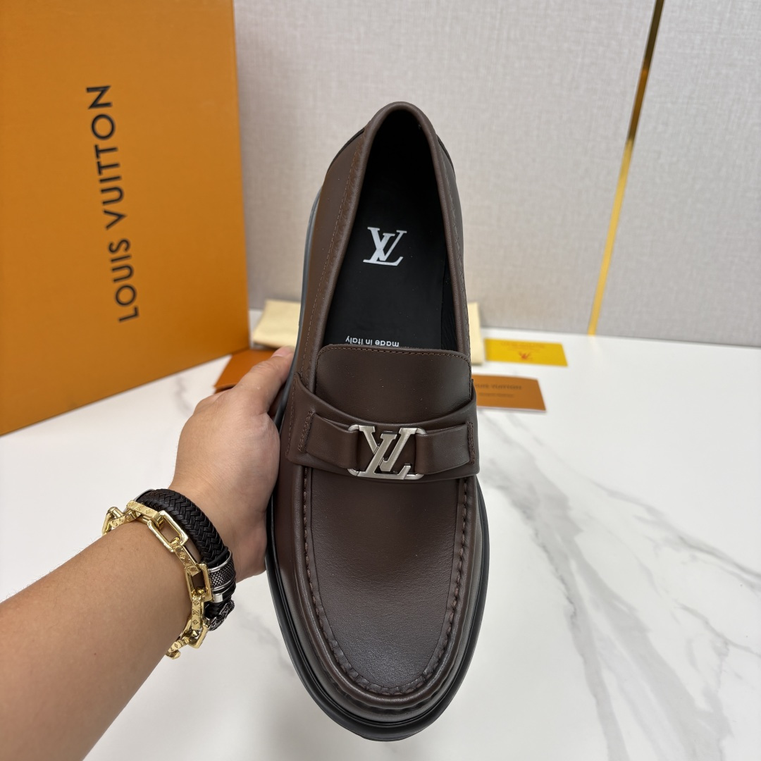 💋💍L家新品  LOUI* 路易*威登   厚底乐福鞋 经典与潮流的双重演绎      以顶级工艺重塑男