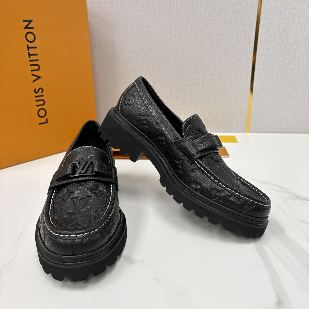 💋💍L家新品  LOUI* 路易*威登   厚底乐福鞋 经典与潮流的双重演绎      以顶级工艺重塑男
