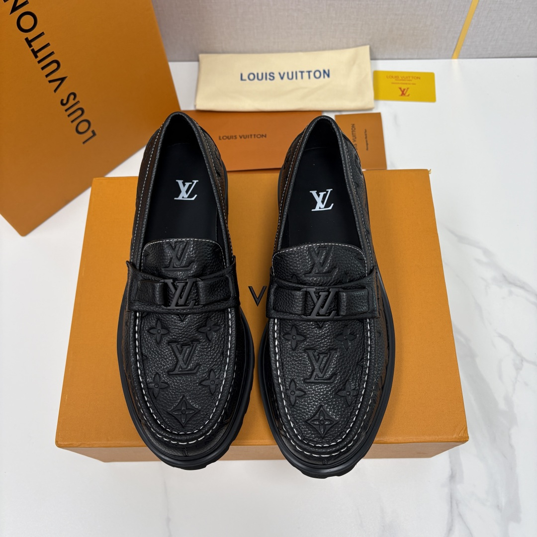 💋💍L家新品  LOUI* 路易*威登   厚底乐福鞋 经典与潮流的双重演绎      以顶级工艺重塑男