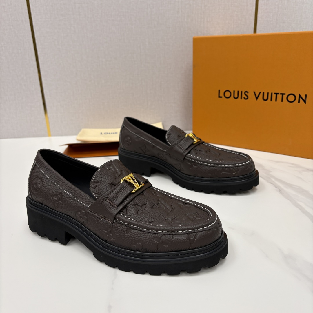 💋💍L家新品  LOUI* 路易*威登   厚底乐福鞋 经典与潮流的双重演绎      以顶级工艺重塑男