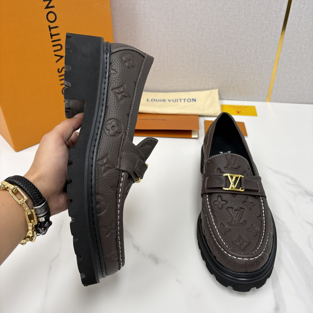 💋💍L家新品  LOUI* 路易*威登   厚底乐福鞋 经典与潮流的双重演绎      以顶级工艺重塑男