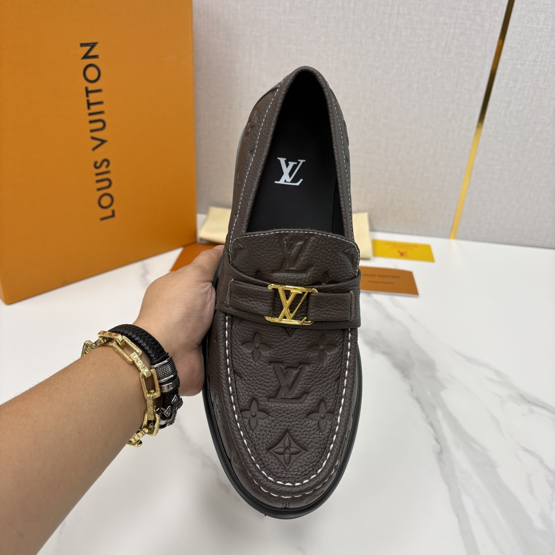 💋💍L家新品  LOUI* 路易*威登   厚底乐福鞋 经典与潮流的双重演绎      以顶级工艺重塑男