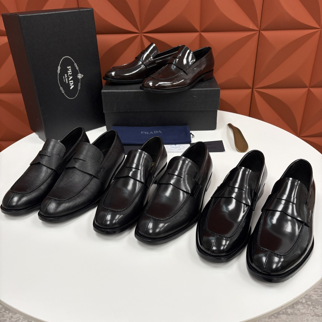 💋💍P家 渠道精品 Prad*/普拉-达  新款正装鞋 Saffiano系列男士皮革乐福鞋  采用进口小
