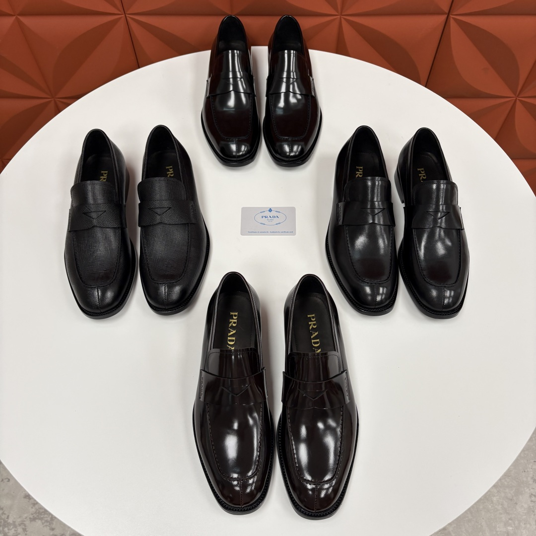 💋💍P家 渠道精品 Prad*/普拉-达  新款正装鞋 Saffiano系列男士皮革乐福鞋  采用进口小