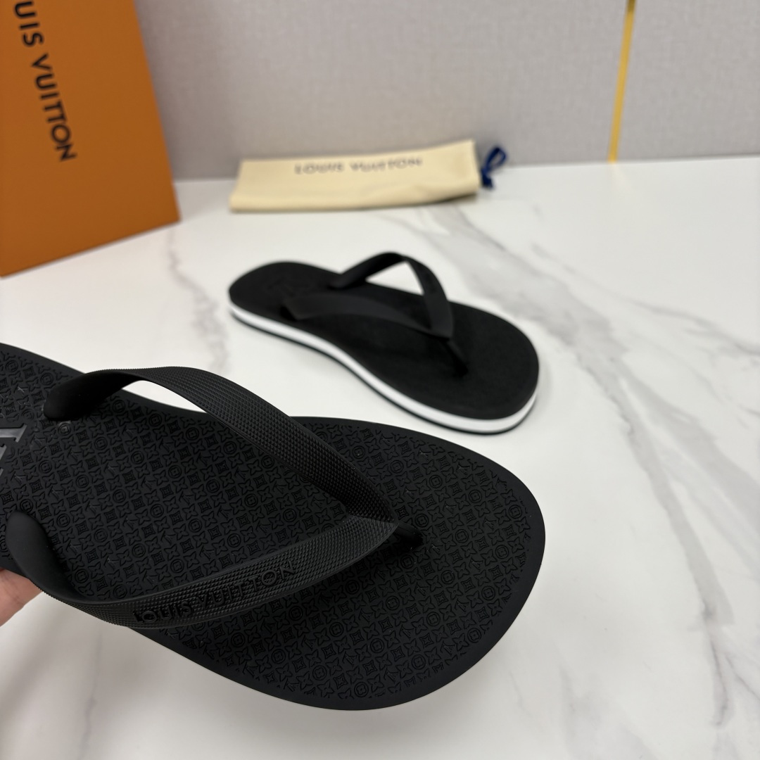 💋💍L家经典款 代购级 ☄️MOLITOR 人字拖鞋  夏日的必备鞋款，L*V这款防水橡胶拖鞋，独家私模