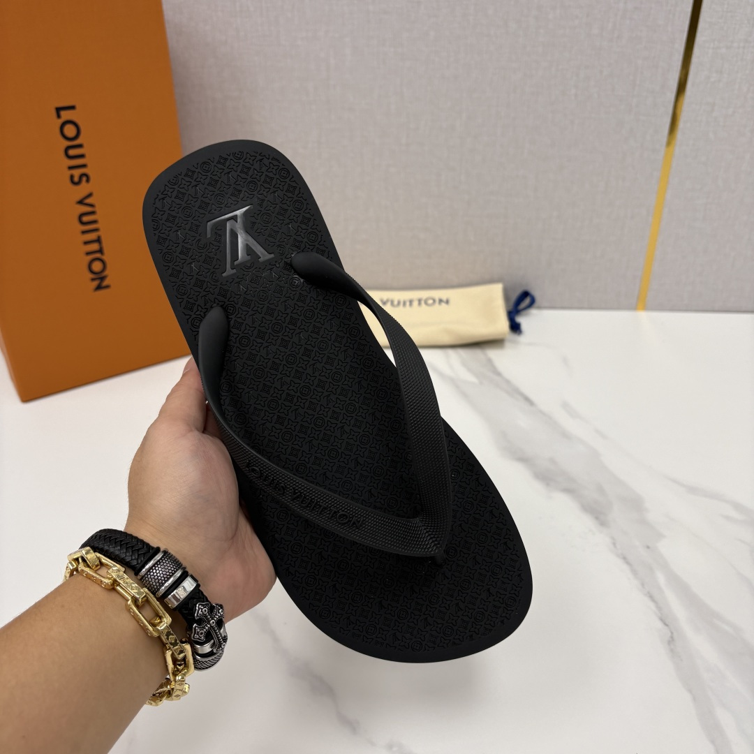 💋💍L家经典款 代购级 ☄️MOLITOR 人字拖鞋  夏日的必备鞋款，L*V这款防水橡胶拖鞋，独家私模