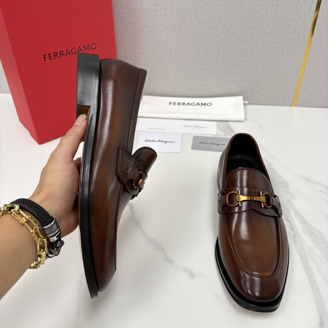 💋💍 SF 菲拉** 专柜同步新款 男士便鞋 可休闲可正装莫卡辛乐福皮鞋  经典造型体现正装时髦魅力，全