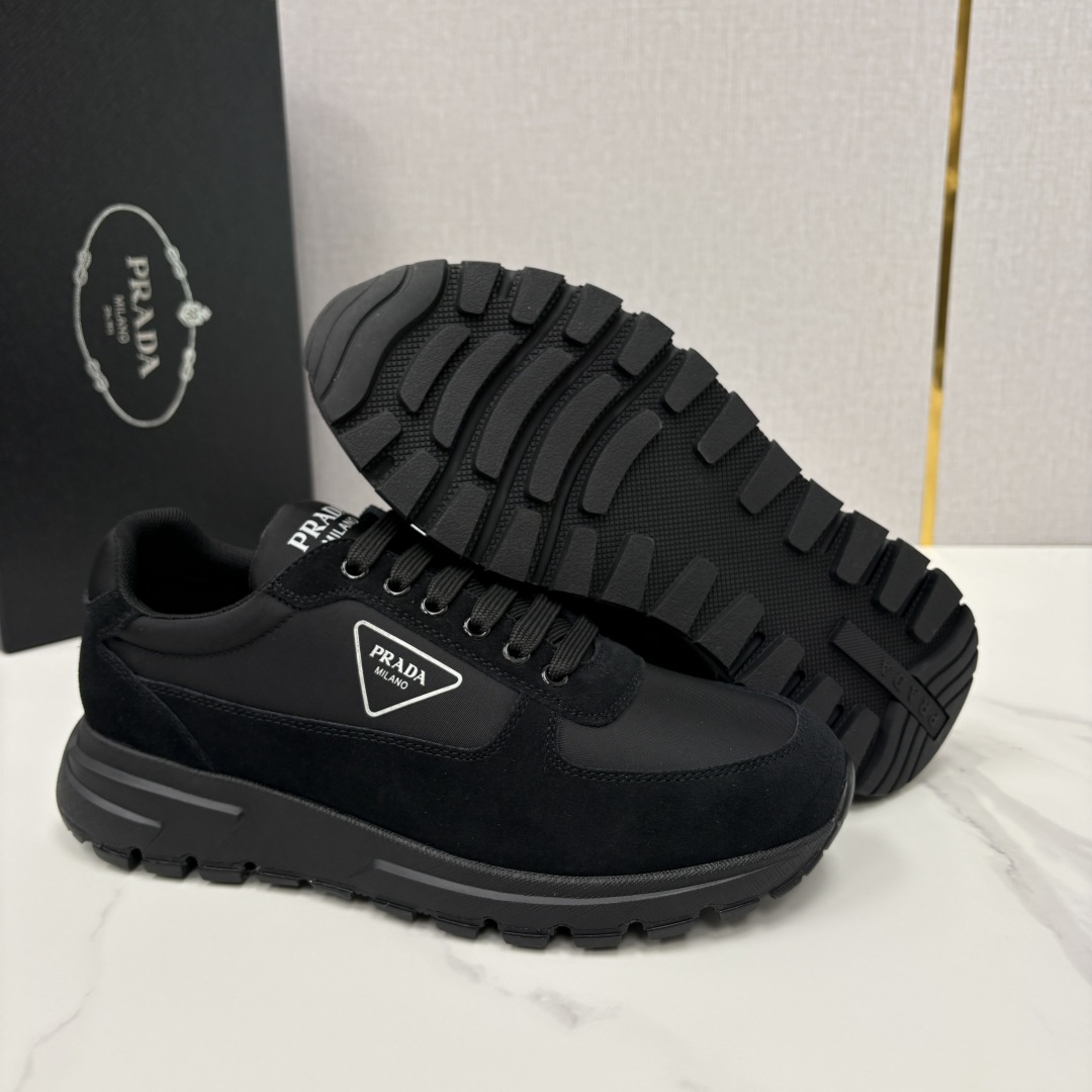 💋💍P家 普拉-达 PRAX 1 Re-Nylon 再生尼龙和亮面皮革运动鞋 官方7，200 采用进口开