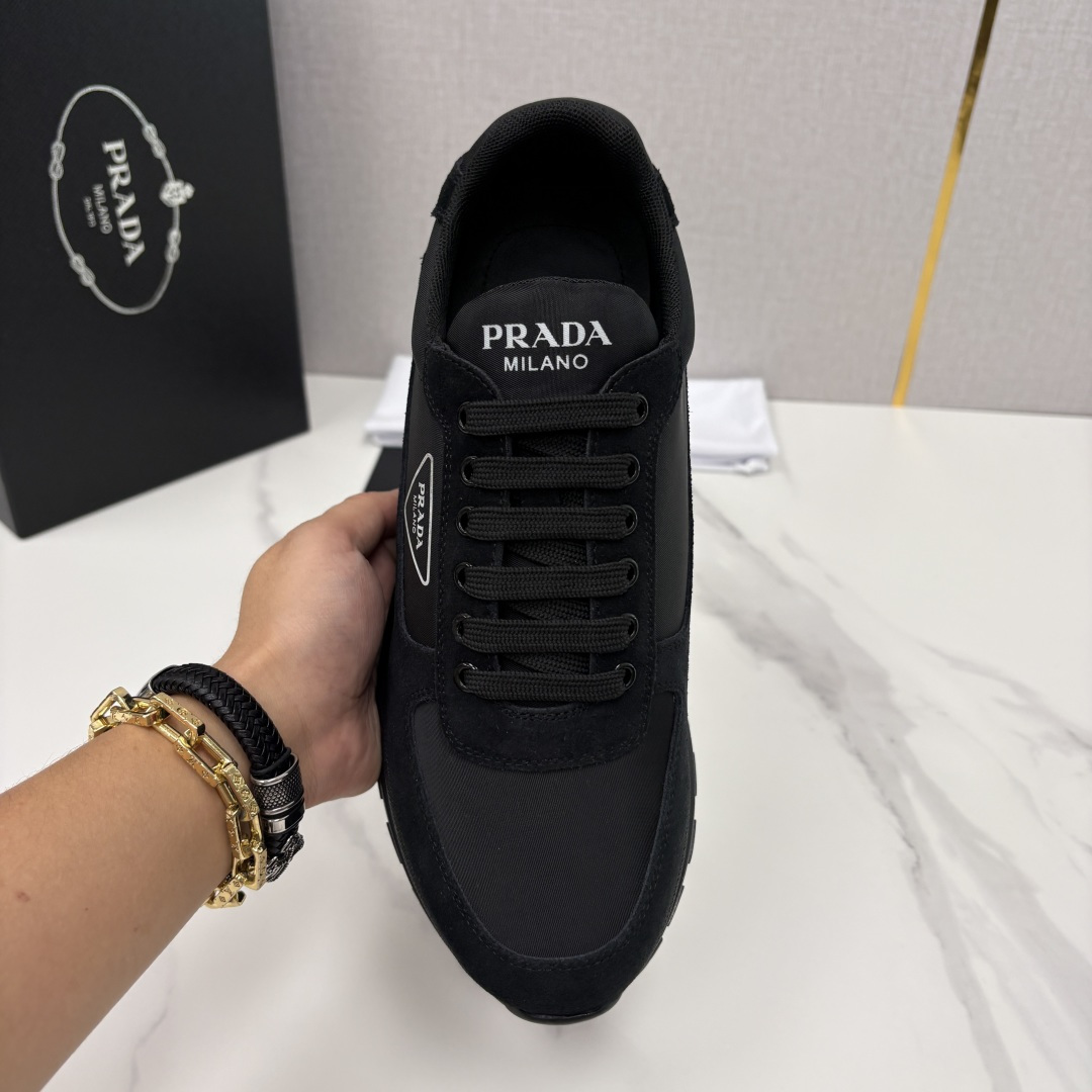 💋💍P家 普拉-达 PRAX 1 Re-Nylon 再生尼龙和亮面皮革运动鞋 官方7，200 采用进口开