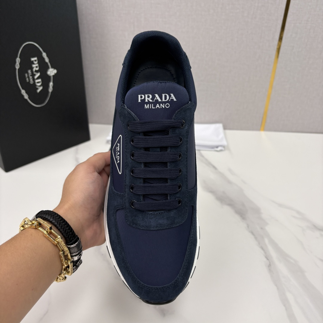 💋💍P家 普拉-达 PRAX 1 Re-Nylon 再生尼龙和亮面皮革运动鞋 官方7，200 采用进口开