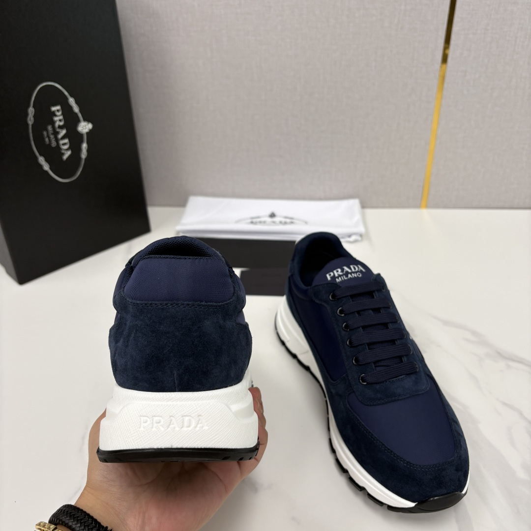 💋💍P家 普拉-达 PRAX 1 Re-Nylon 再生尼龙和亮面皮革运动鞋 官方7，200 采用进口开
