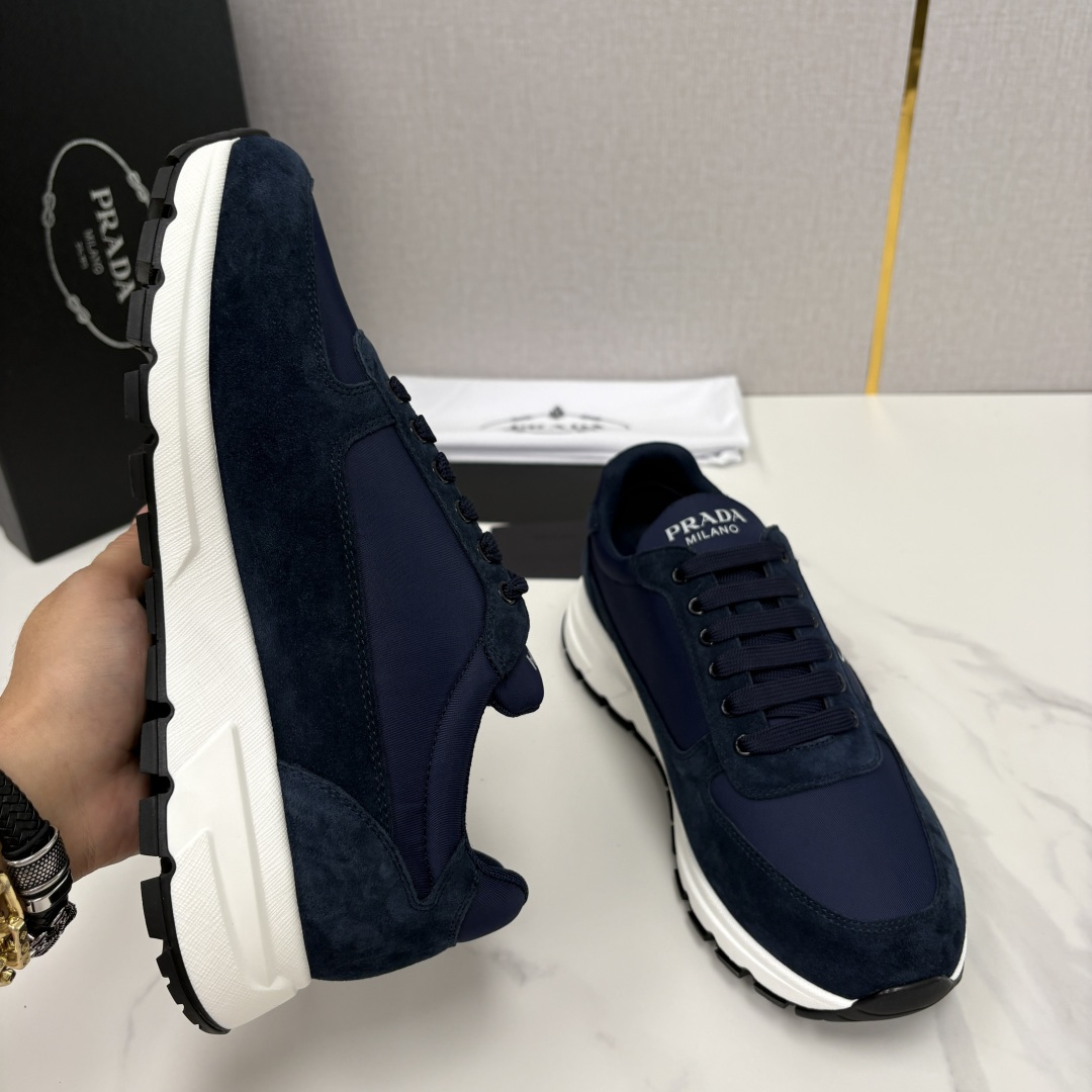 💋💍P家 普拉-达 PRAX 1 Re-Nylon 再生尼龙和亮面皮革运动鞋 官方7，200 采用进口开