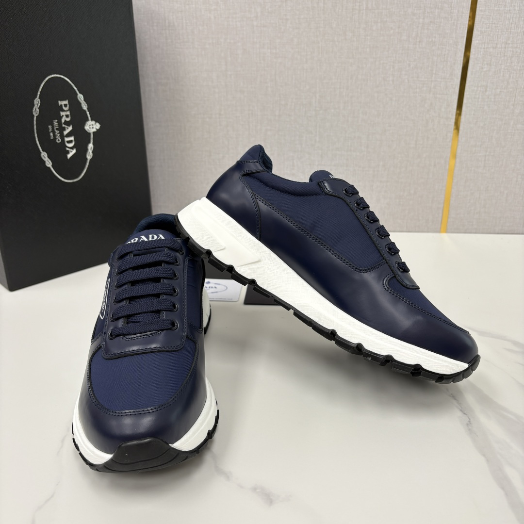 💋💍P家 普拉-达 PRAX 1 Re-Nylon 再生尼龙和亮面皮革运动鞋 官方7，200 采用进口开