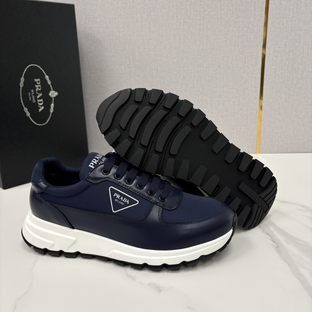 💋💍P家 普拉-达 PRAX 1 Re-Nylon 再生尼龙和亮面皮革运动鞋 官方7，200 采用进口开