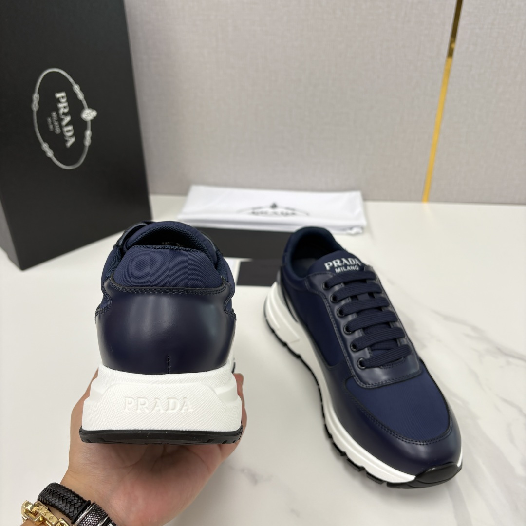 💋💍P家 普拉-达 PRAX 1 Re-Nylon 再生尼龙和亮面皮革运动鞋 官方7，200 采用进口开