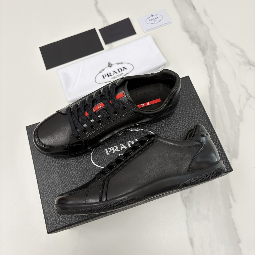 💋💍P家   Prad* 普拉达  新品运动鞋板鞋  官方  8,600   这款皮革运动鞋多角度轻巧跃