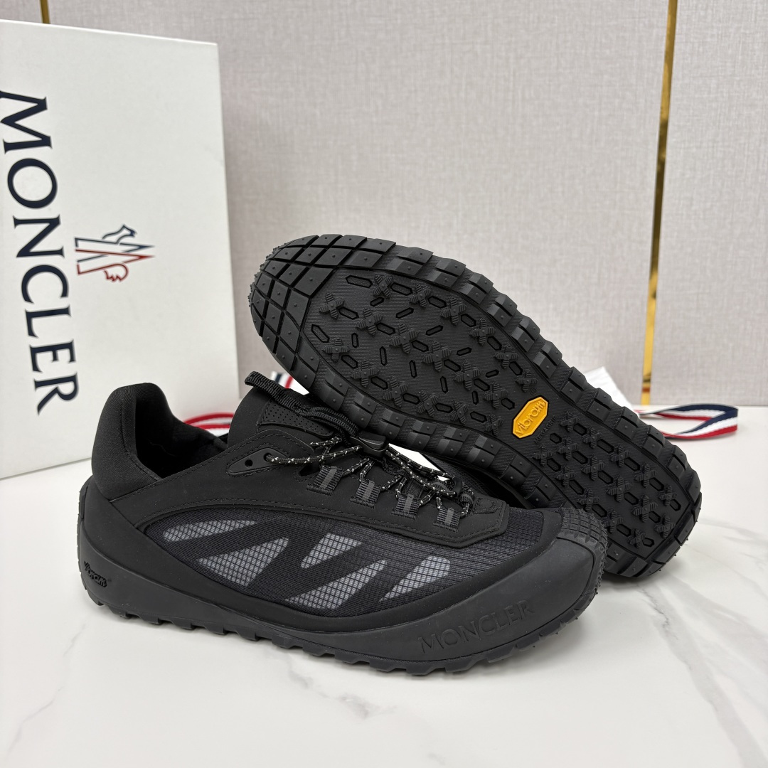 💋💍Moncle*   蒙-口   新品上新  男士运动鞋   官方 此款套穿式运动鞋的灵感源自品牌DN