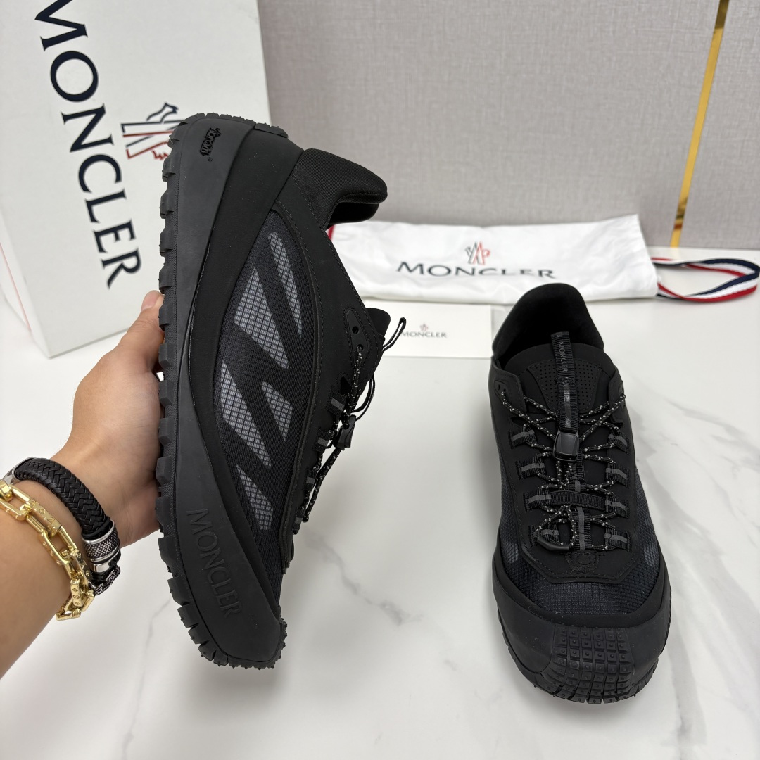 💋💍Moncle*   蒙-口   新品上新  男士运动鞋   官方 此款套穿式运动鞋的灵感源自品牌DN