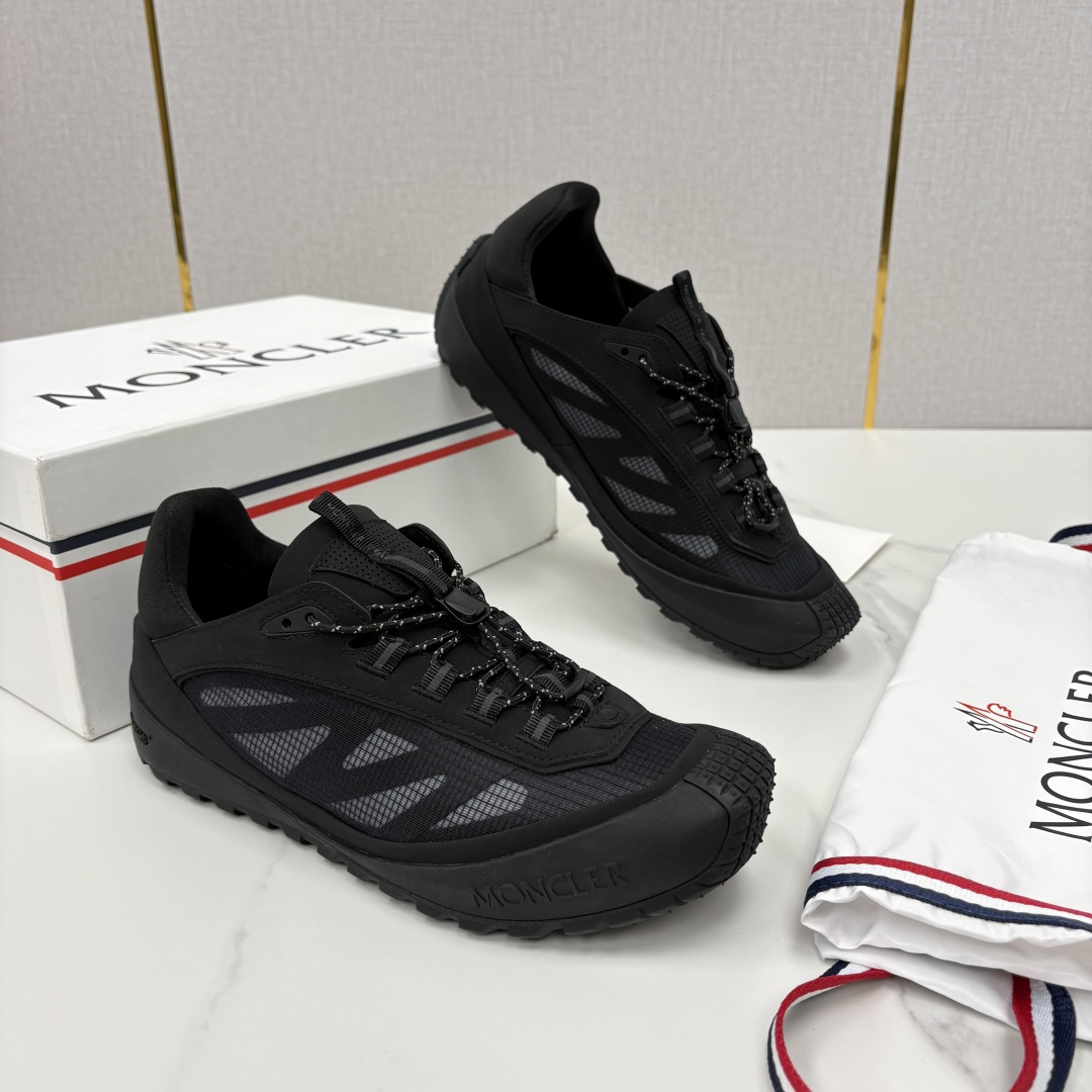 💋💍Moncle*   蒙-口   新品上新  男士运动鞋   官方 此款套穿式运动鞋的灵感源自品牌DN