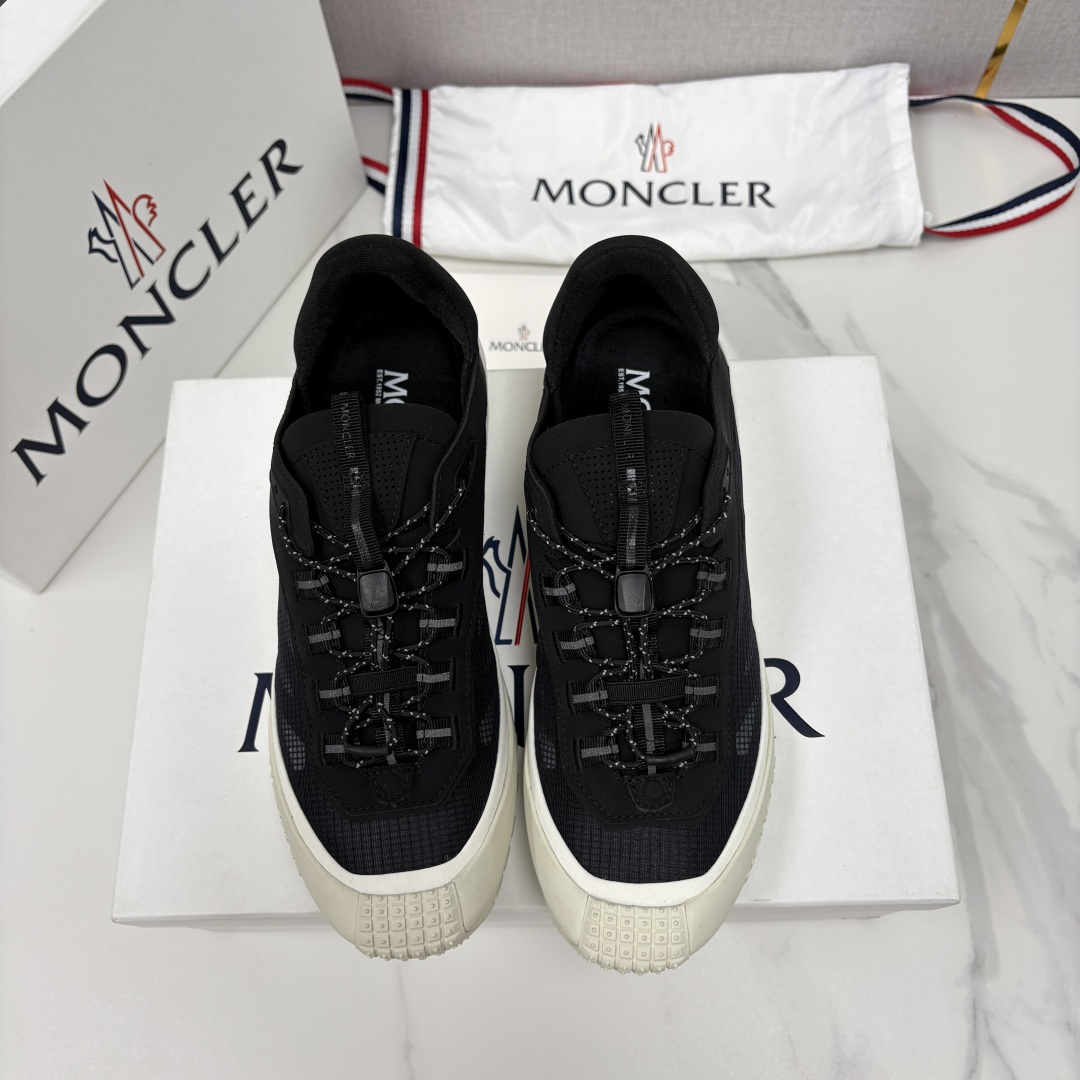 💋💍Moncle*   蒙-口   新品上新  男士运动鞋   官方 此款套穿式运动鞋的灵感源自品牌DN