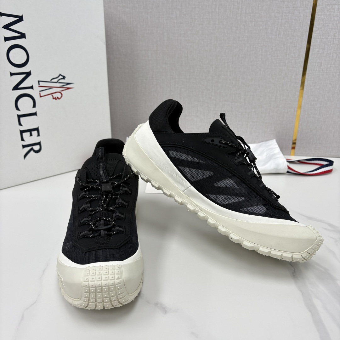 💋💍Moncle*   蒙-口   新品上新  男士运动鞋   官方 此款套穿式运动鞋的灵感源自品牌DN