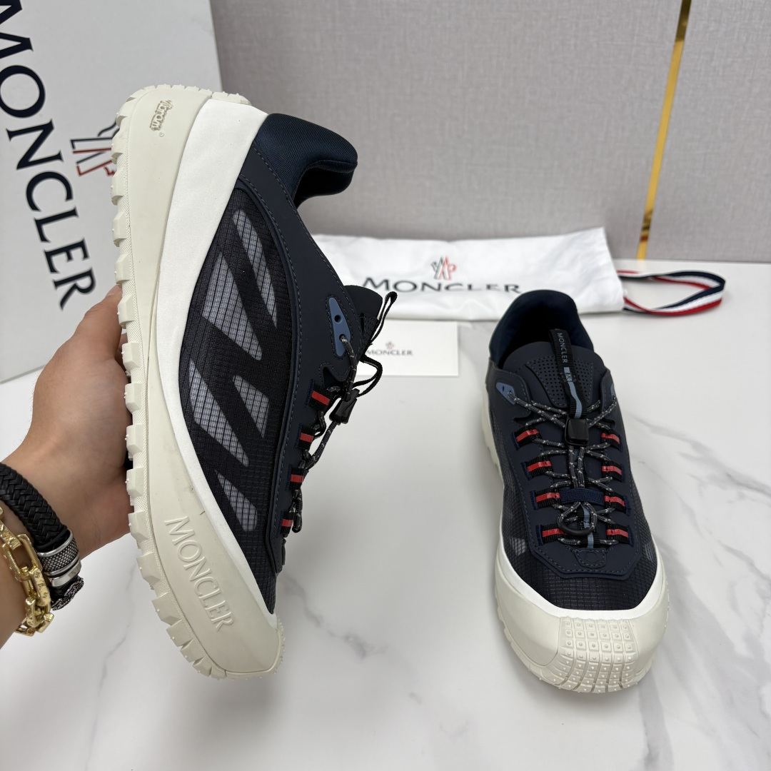 💋💍Moncle*   蒙-口   新品上新  男士运动鞋   官方 此款套穿式运动鞋的灵感源自品牌DN