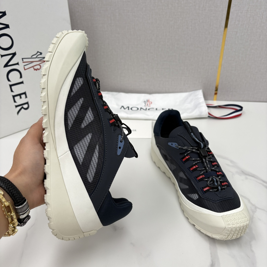 💋💍Moncle*   蒙-口   新品上新  男士运动鞋   官方 此款套穿式运动鞋的灵感源自品牌DN
