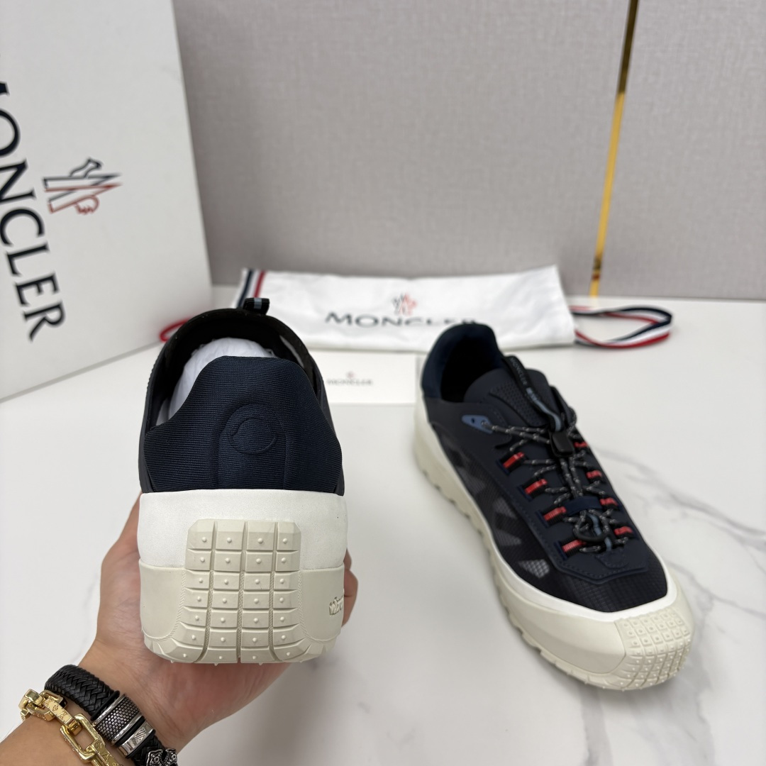 💋💍Moncle*   蒙-口   新品上新  男士运动鞋   官方 此款套穿式运动鞋的灵感源自品牌DN
