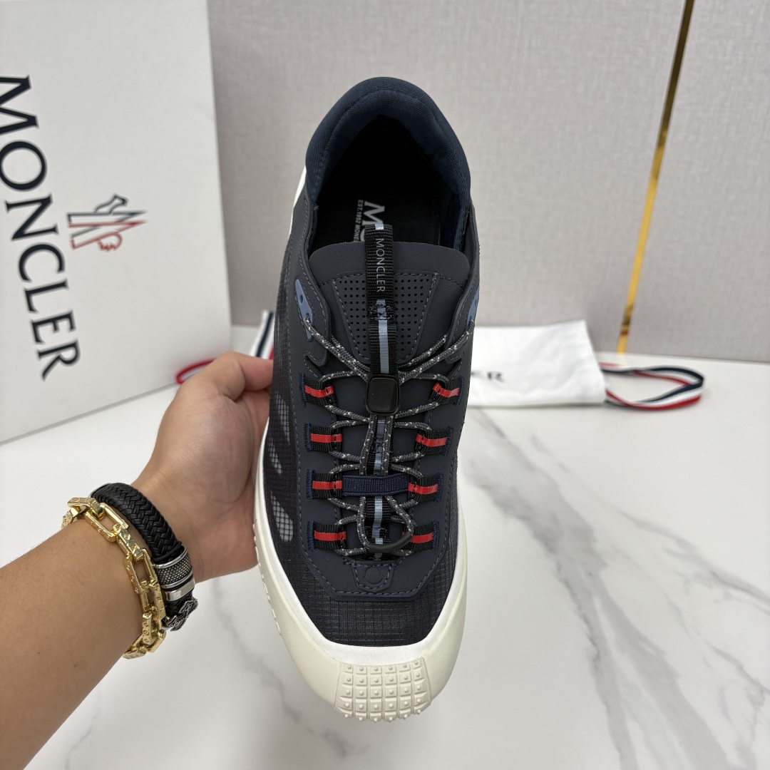 💋💍Moncle*   蒙-口   新品上新  男士运动鞋   官方 此款套穿式运动鞋的灵感源自品牌DN