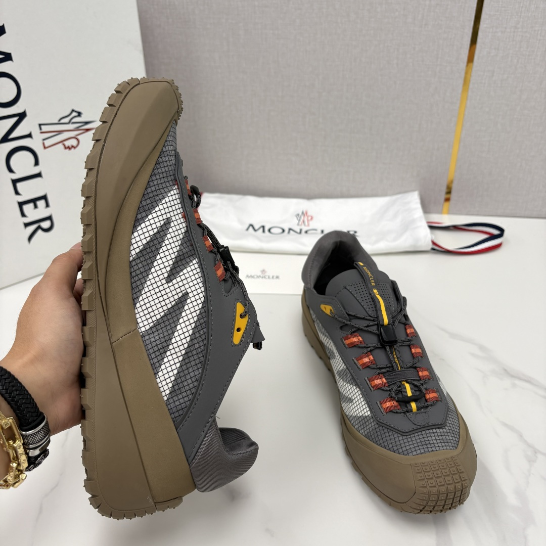 💋💍Moncle*   蒙-口   新品上新  男士运动鞋   官方 此款套穿式运动鞋的灵感源自品牌DN