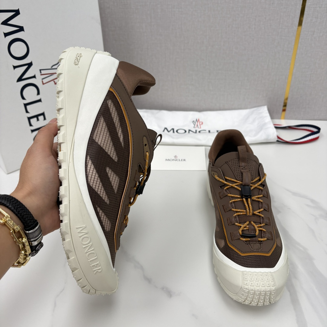 💋💍Moncle*   蒙-口   新品上新  男士运动鞋   官方 此款套穿式运动鞋的灵感源自品牌DN