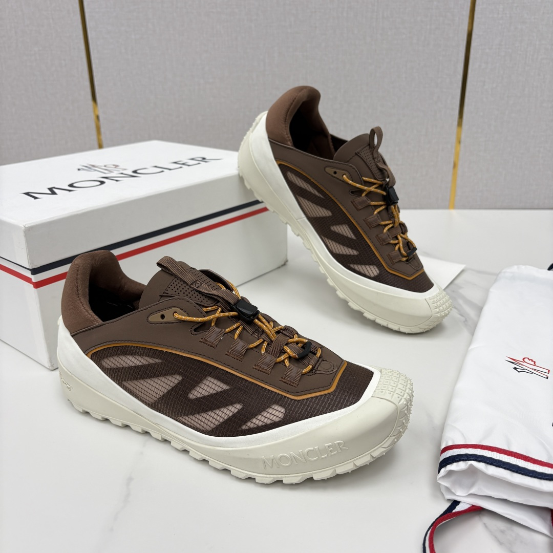 💋💍Moncle*   蒙-口   新品上新  男士运动鞋   官方 此款套穿式运动鞋的灵感源自品牌DN