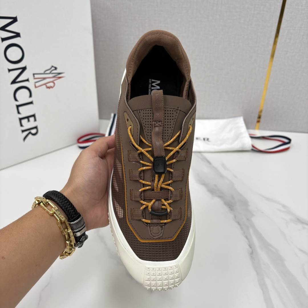 💋💍Moncle*   蒙-口   新品上新  男士运动鞋   官方 此款套穿式运动鞋的灵感源自品牌DN