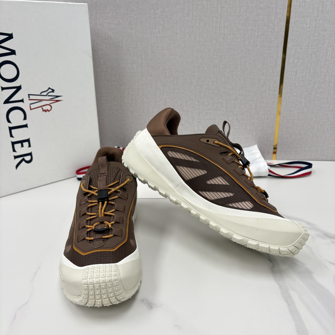 💋💍Moncle*   蒙-口   新品上新  男士运动鞋   官方 此款套穿式运动鞋的灵感源自品牌DN