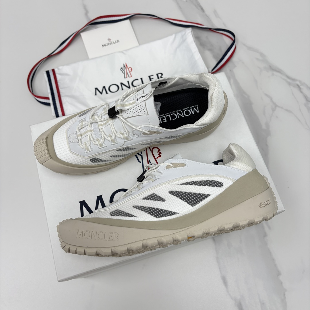 💋💍Moncle*   蒙-口   新品上新  男士运动鞋   官方 此款套穿式运动鞋的灵感源自品牌DN