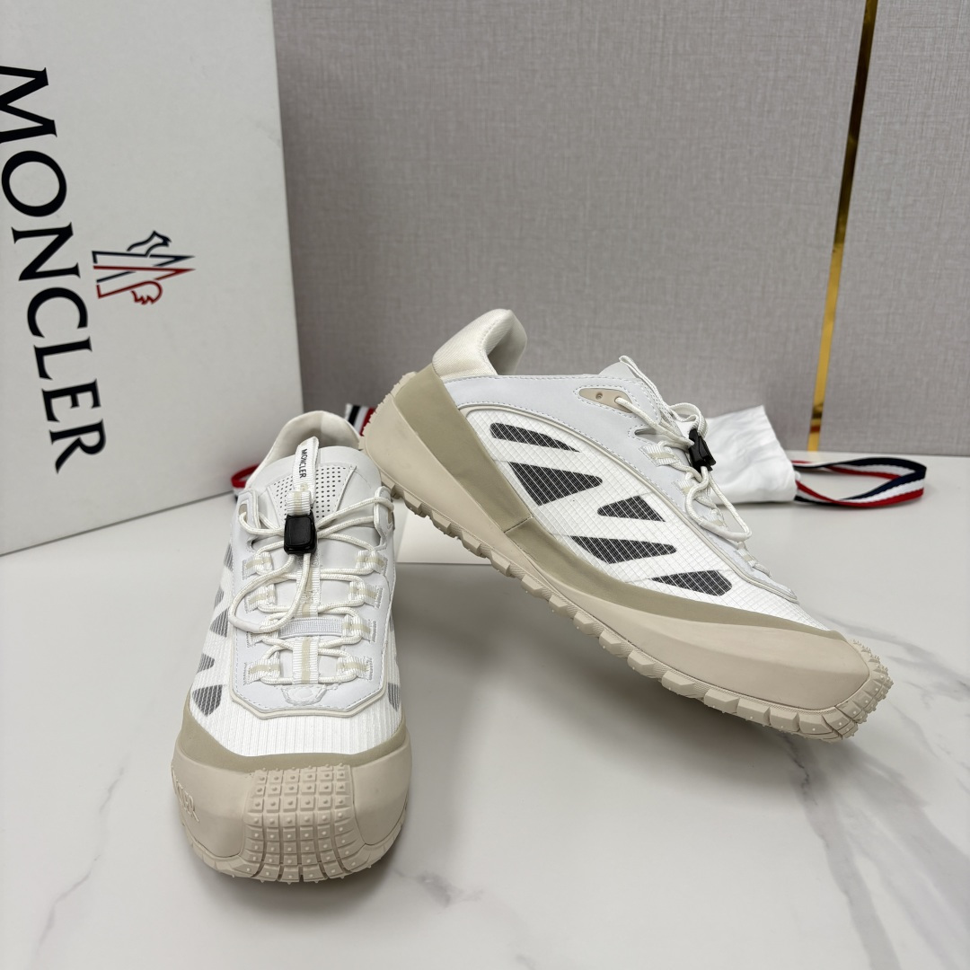 💋💍Moncle*   蒙-口   新品上新  男士运动鞋   官方 此款套穿式运动鞋的灵感源自品牌DN