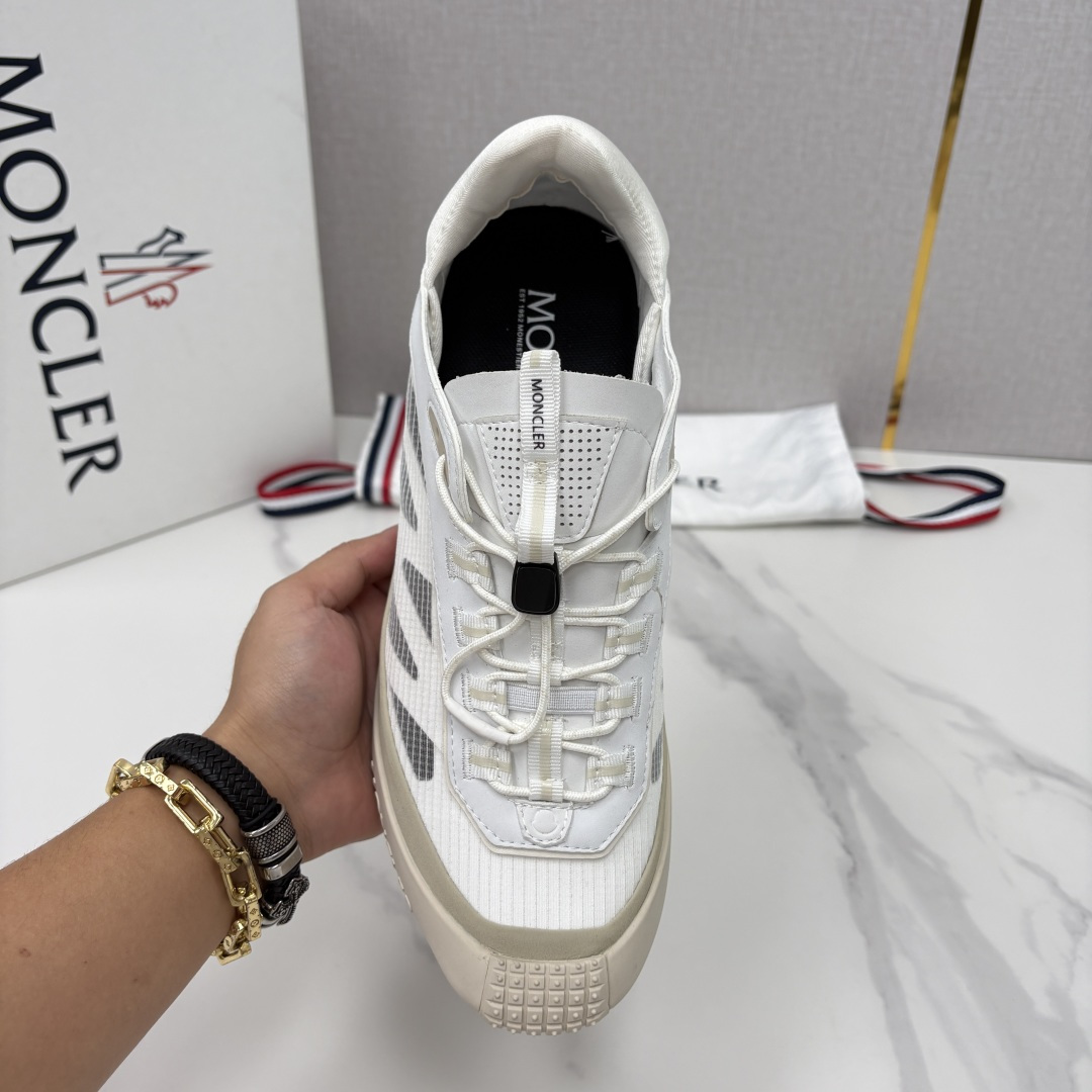 💋💍Moncle*   蒙-口   新品上新  男士运动鞋   官方 此款套穿式运动鞋的灵感源自品牌DN