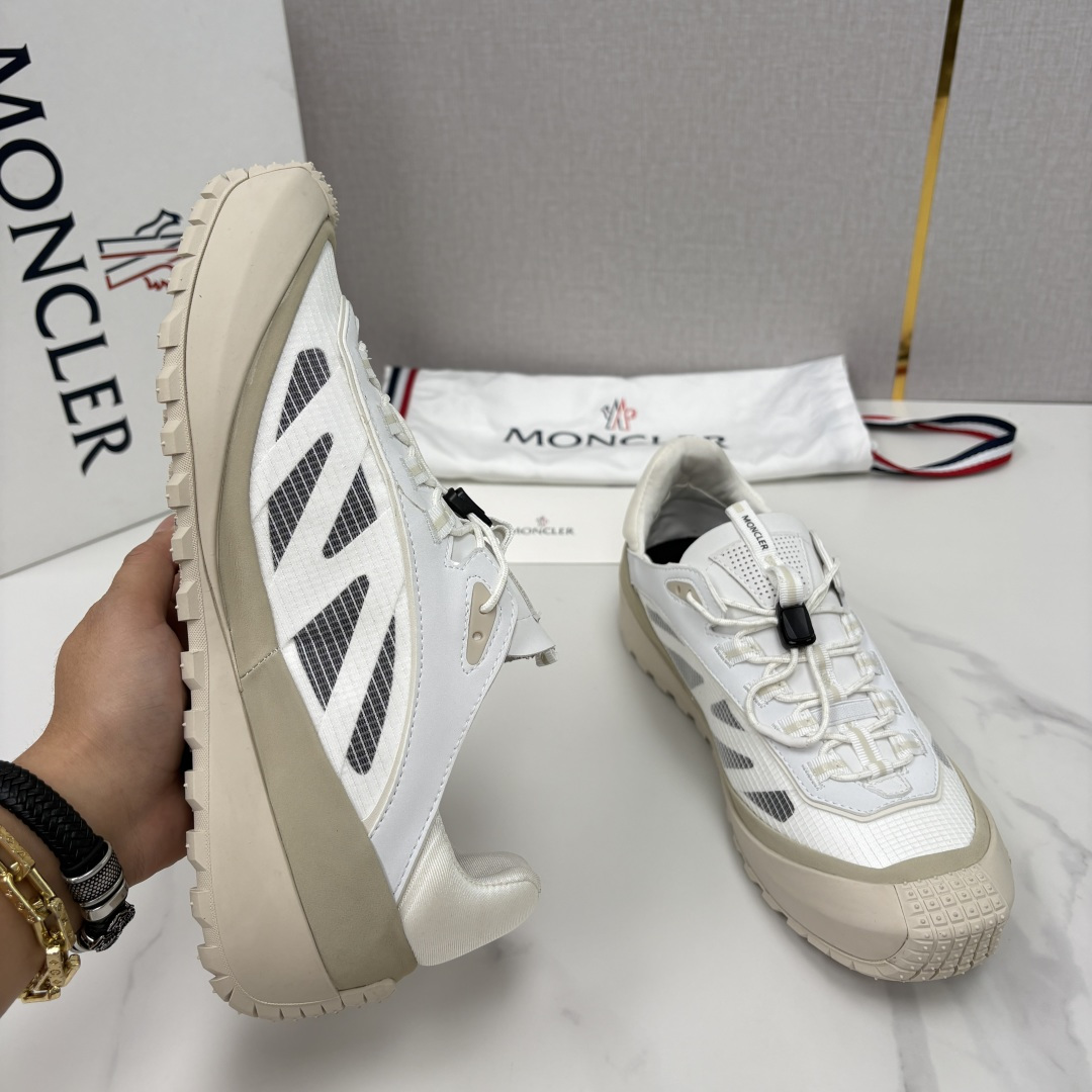 💋💍Moncle*   蒙-口   新品上新  男士运动鞋   官方 此款套穿式运动鞋的灵感源自品牌DN