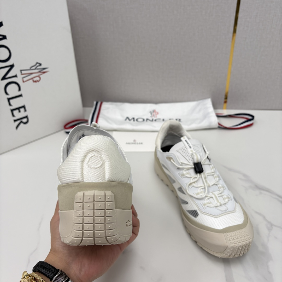 💋💍Moncle*   蒙-口   新品上新  男士运动鞋   官方 此款套穿式运动鞋的灵感源自品牌DN