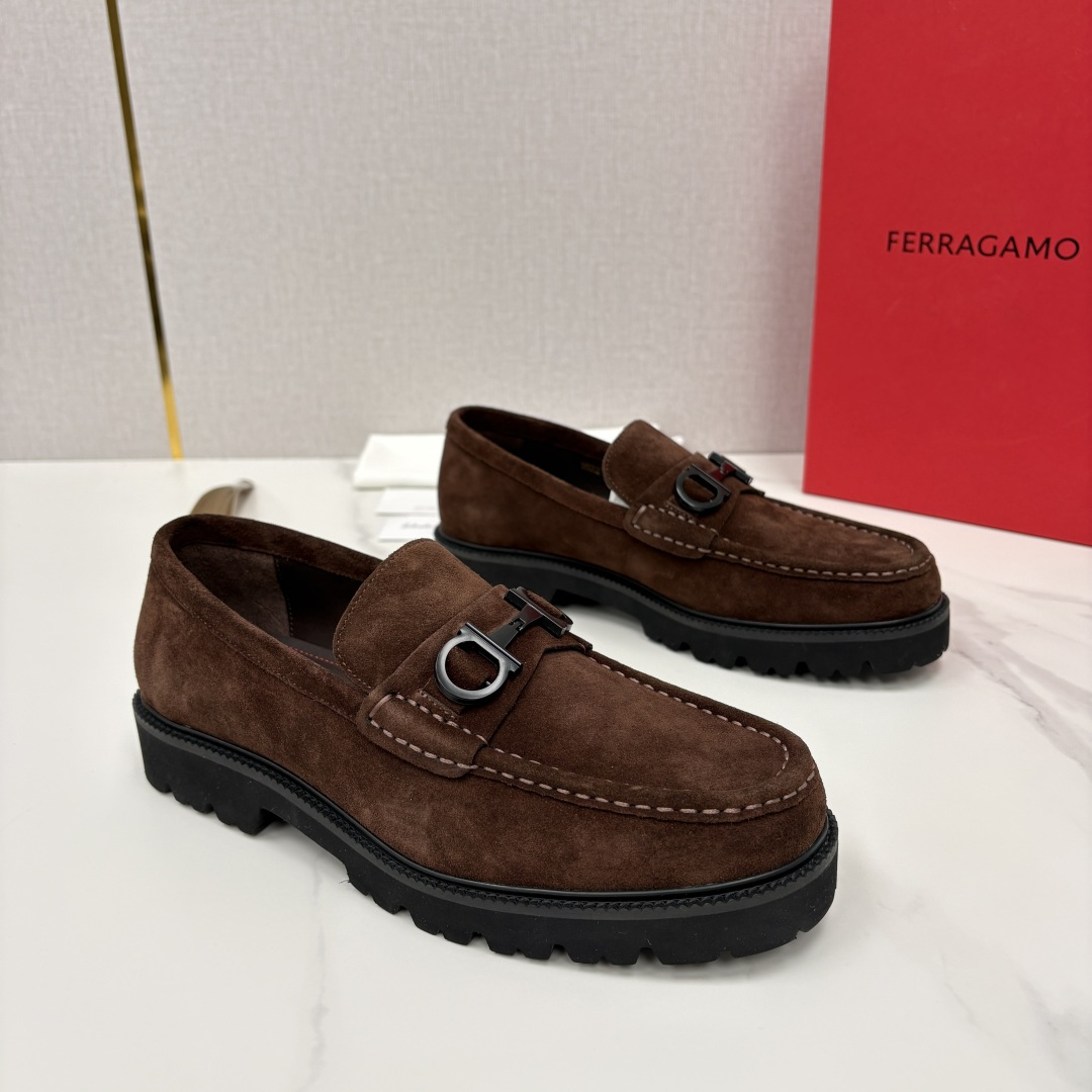 💋💍SF家新品  菲拉～Ferragam*   Gancini扣饰莫卡辛鞋  官方 7,800   男士
