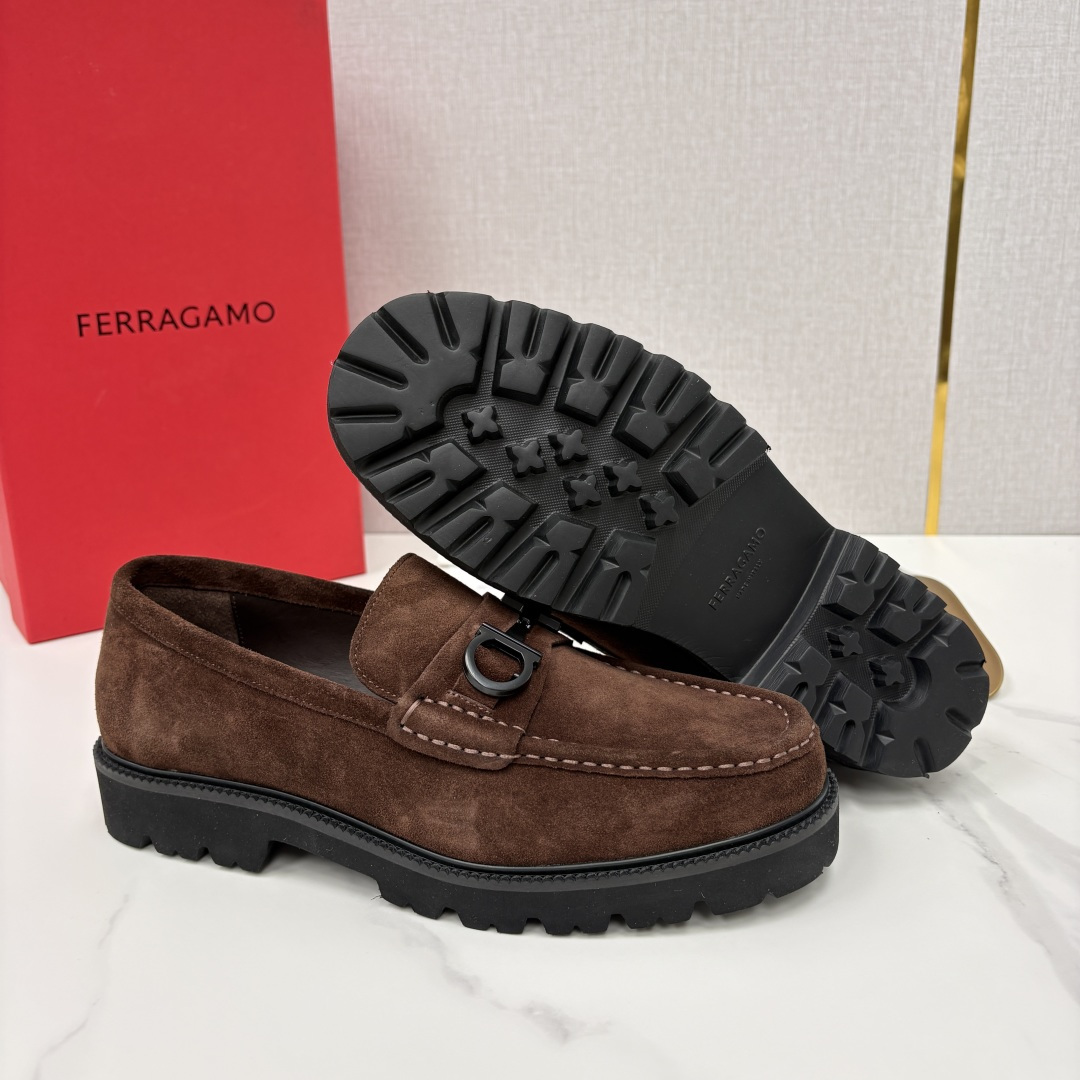💋💍SF家新品  菲拉～Ferragam*   Gancini扣饰莫卡辛鞋  官方 7,800   男士