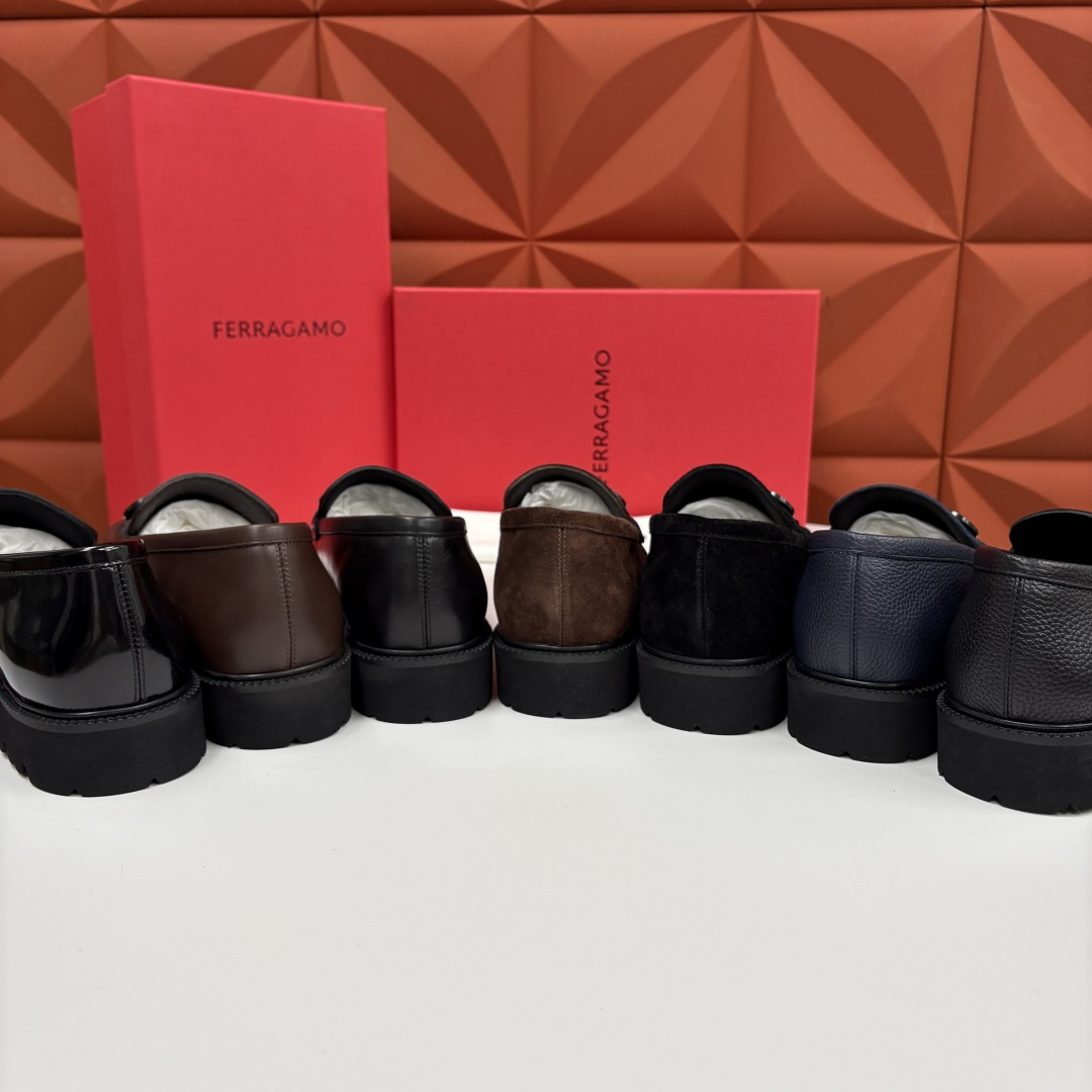 💋💍SF家新品  菲拉～Ferragam*   Gancini扣饰莫卡辛鞋  官方 7,800   男士