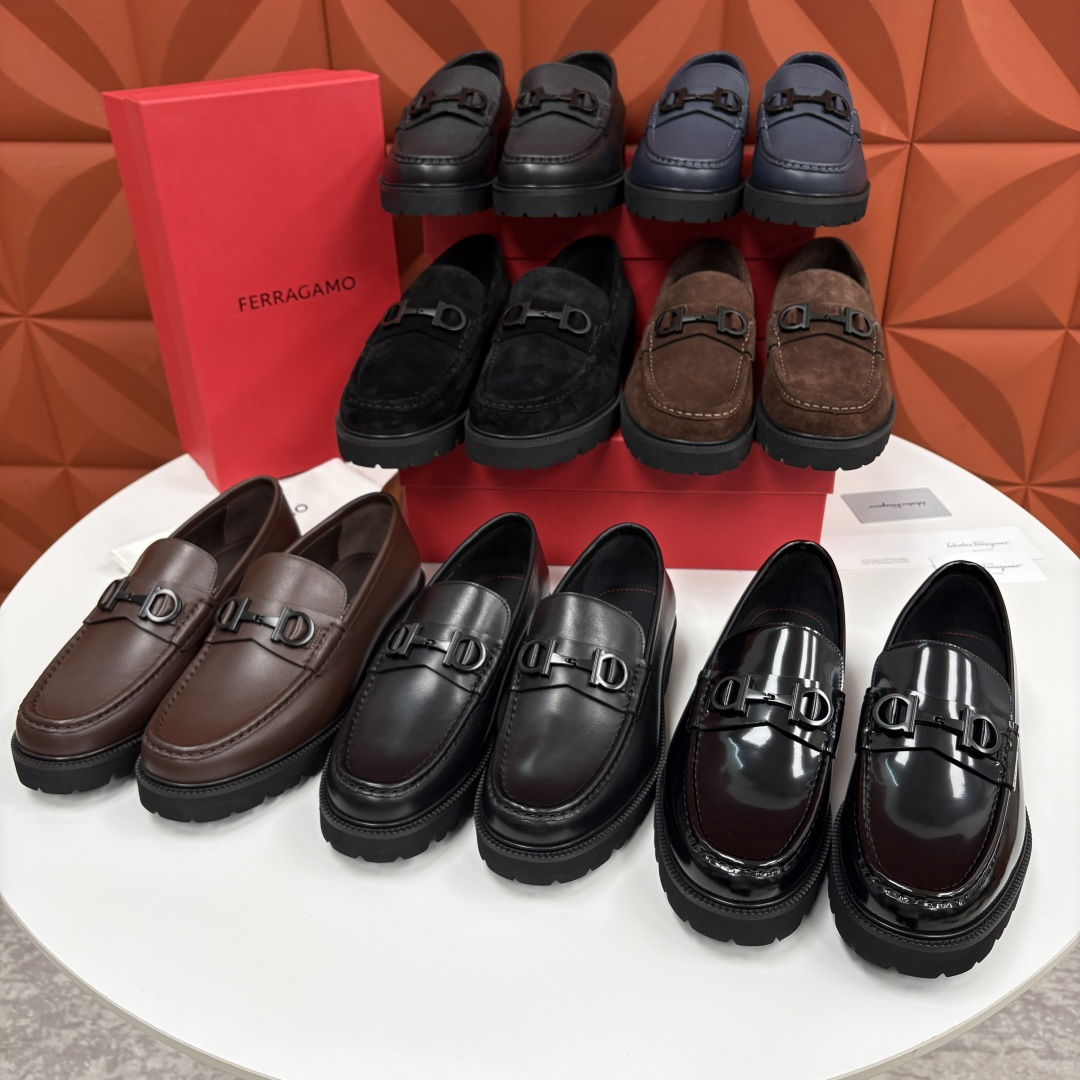 💋💍SF家新品  菲拉～Ferragam*   Gancini扣饰莫卡辛鞋  官方 7,800   男士