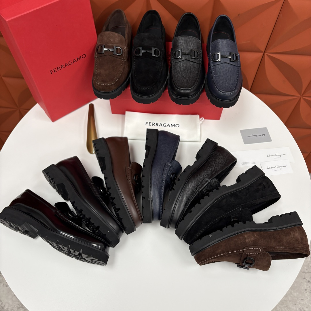 💋💍SF家新品  菲拉～Ferragam*   Gancini扣饰莫卡辛鞋  官方 7,800   男士