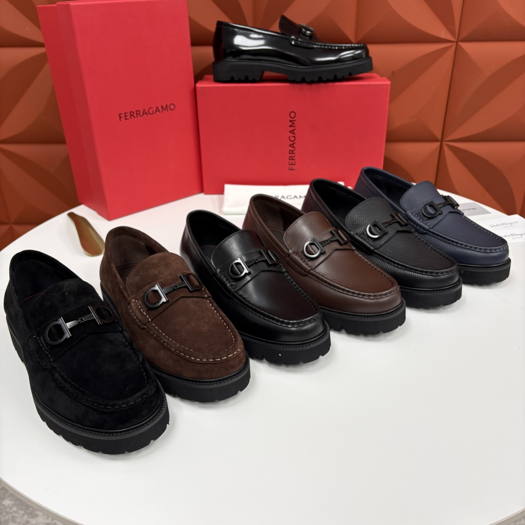 💋💍SF家新品  菲拉～Ferragam*   Gancini扣饰莫卡辛鞋  官方 7,800   男士