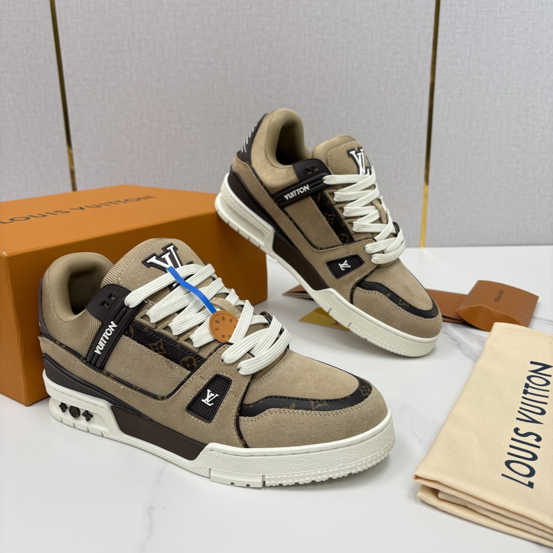 💋💍L家新品  L*V  路易～当季新品上架  TRAINER 系列运动鞋   官方 10,200  本