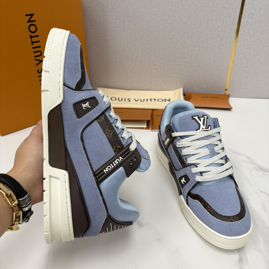 💋💍L家新品  L*V  路易～当季新品上架  TRAINER 系列运动鞋   官方 10,200  本