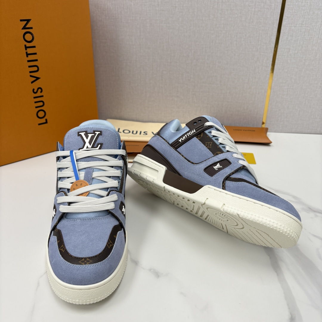💋💍L家新品  L*V  路易～当季新品上架  TRAINER 系列运动鞋   官方 10,200  本